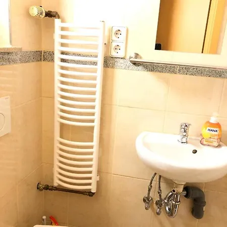 Apartment Easy